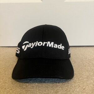 Taylormade Tour Flatbill SnapBack Golf Hat Black OSFA
Excellent used condition